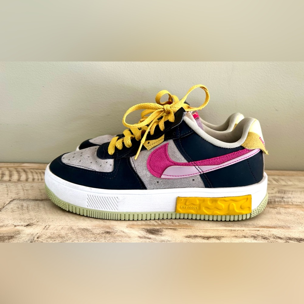 Women’s Air Force 1’s Fontana Pink Prime, Size 8.5 View 2